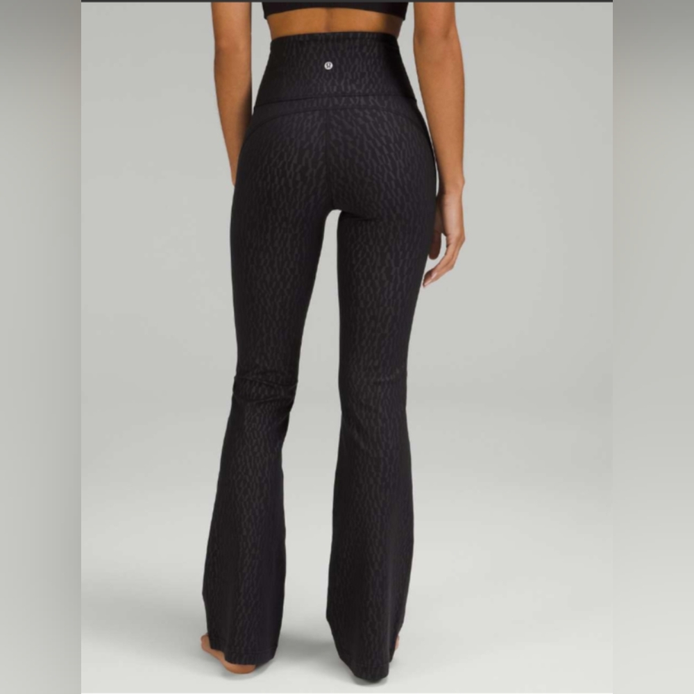 Lululemon Groove Super-High-Rise Flared Pant *Nulu Size 10